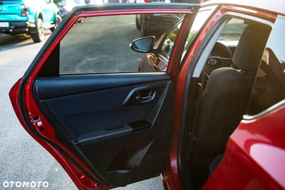 Toyota Auris 1.33 Dual-VVT-i Edition - 29