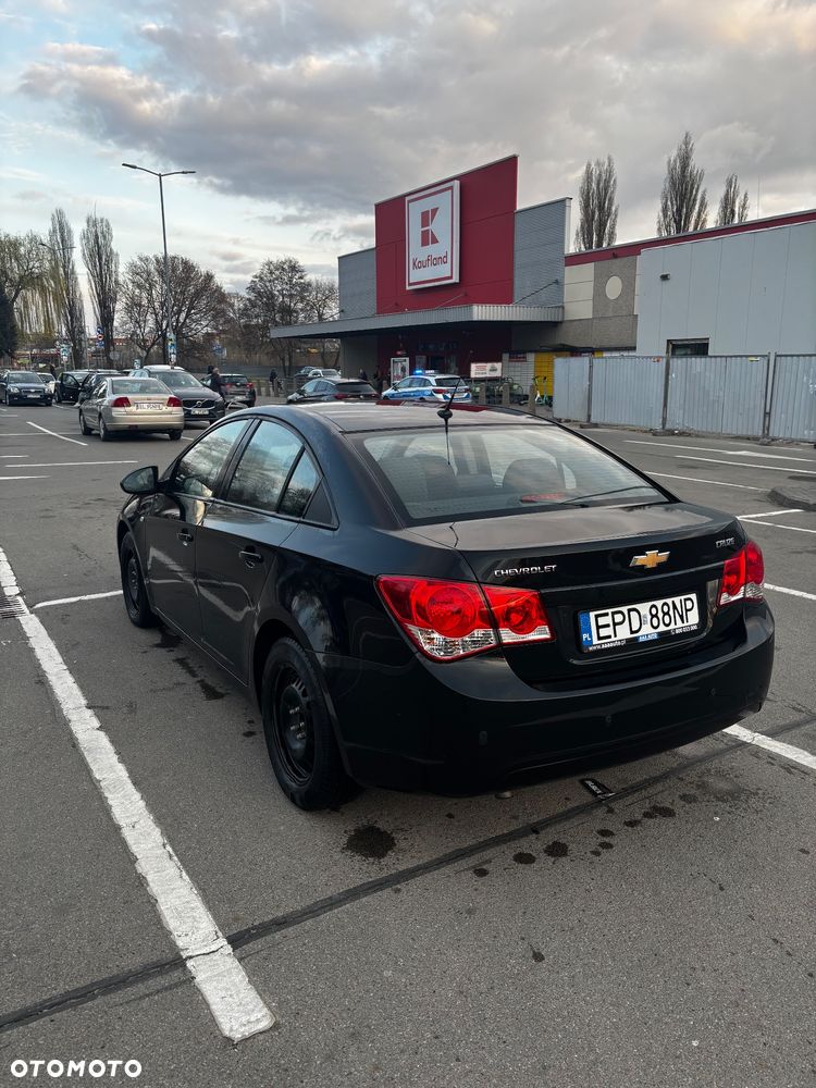 Chevrolet Cruze 1.8 LS+ - 6