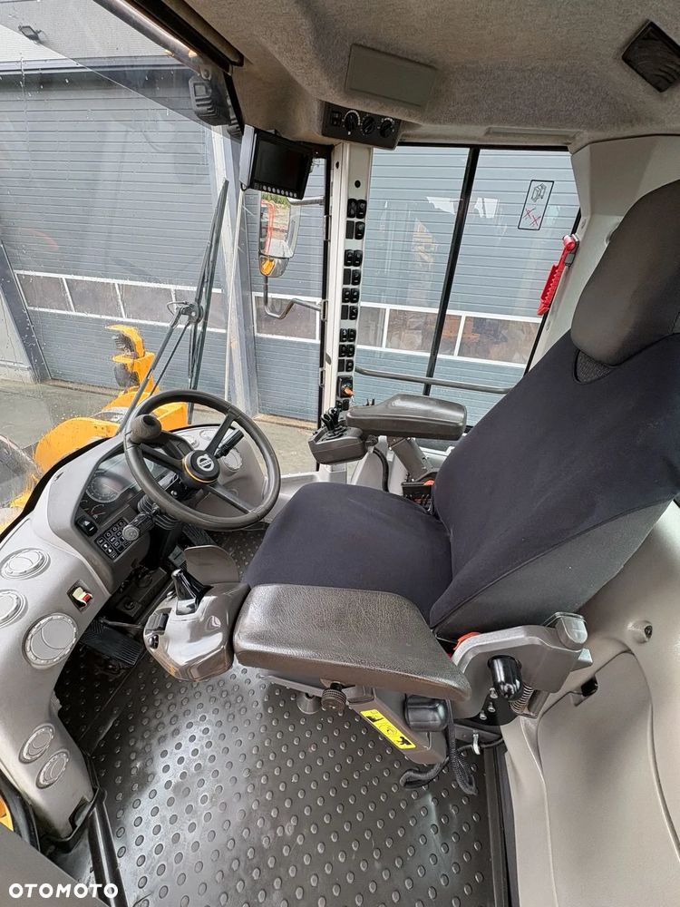 Volvo L180H - 11