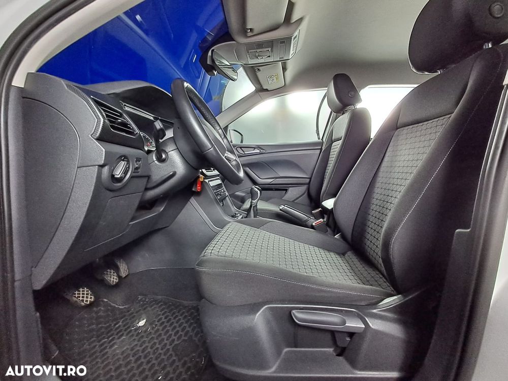 Volkswagen T-Cross - 11