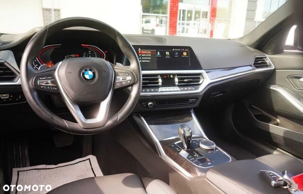 BMW Seria 3 330i xDrive Luxury Line - 7