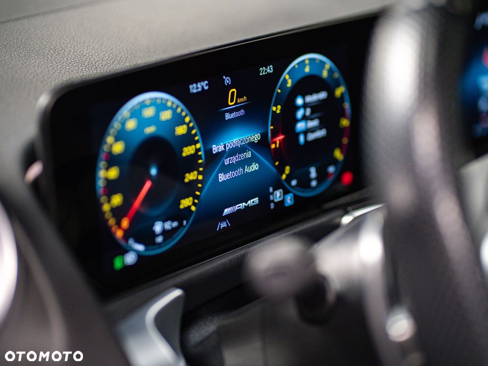 Mercedes-Benz GLB - 26