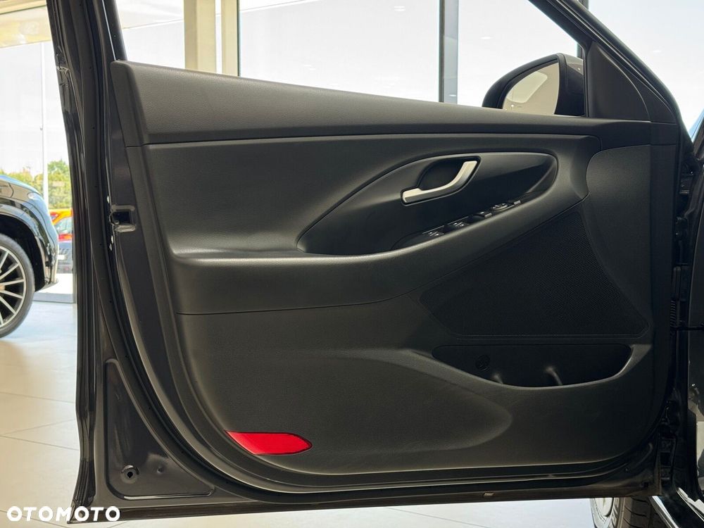 Hyundai i30 1.5 DPI Classic + - 12