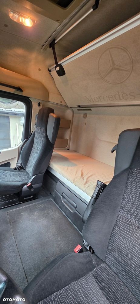 Mercedes-Benz Actros - 4