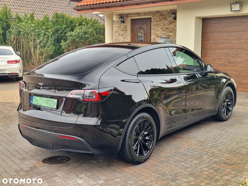 Tesla Model Y Long Range AWD - 5