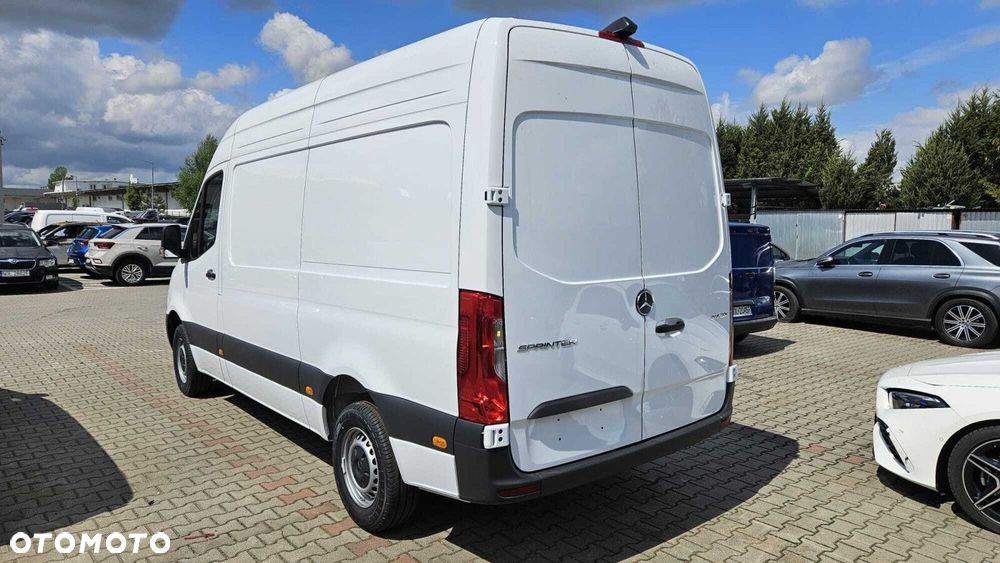 Mercedes-Benz Sprinter Sprinter - 4