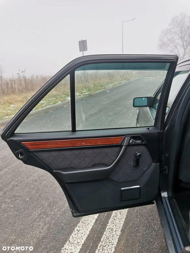 Mercedes-Benz W124 (1984-1993) - 15