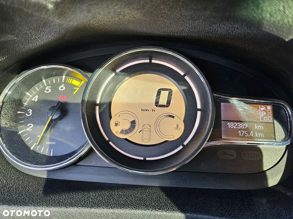 Renault Megane 2.0 140 CVT Dynamique - 12