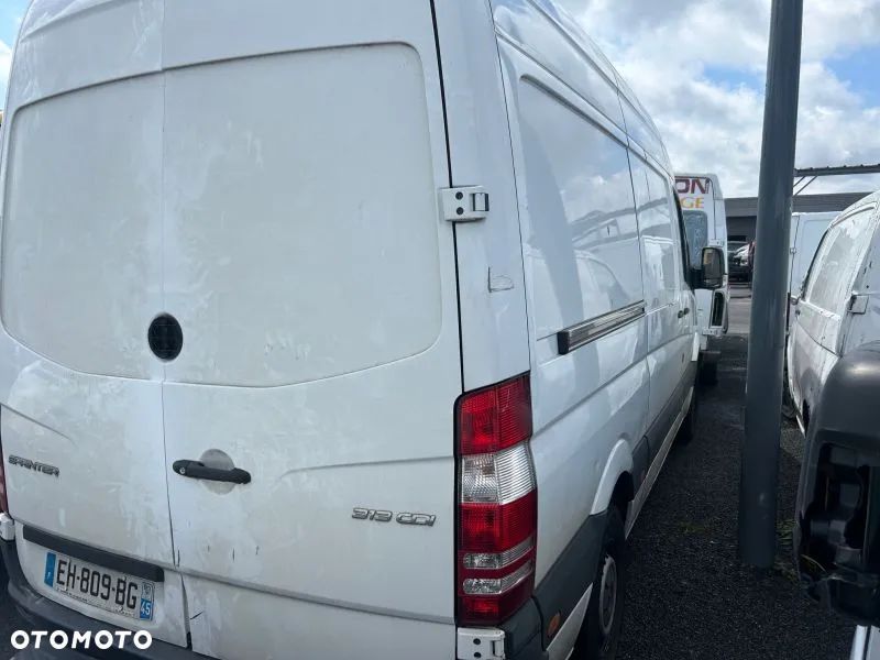 Mercedes-Benz Sprinter - 3