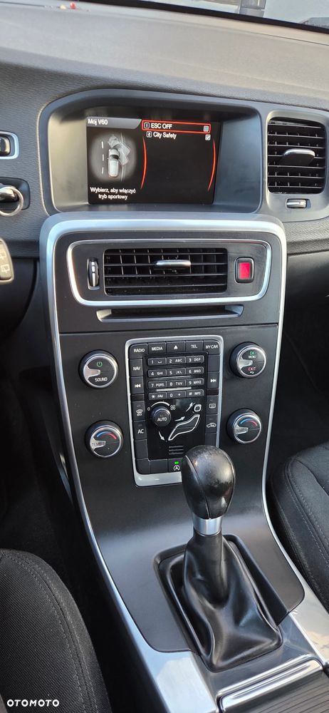 Volvo V60 DRIVe - 13