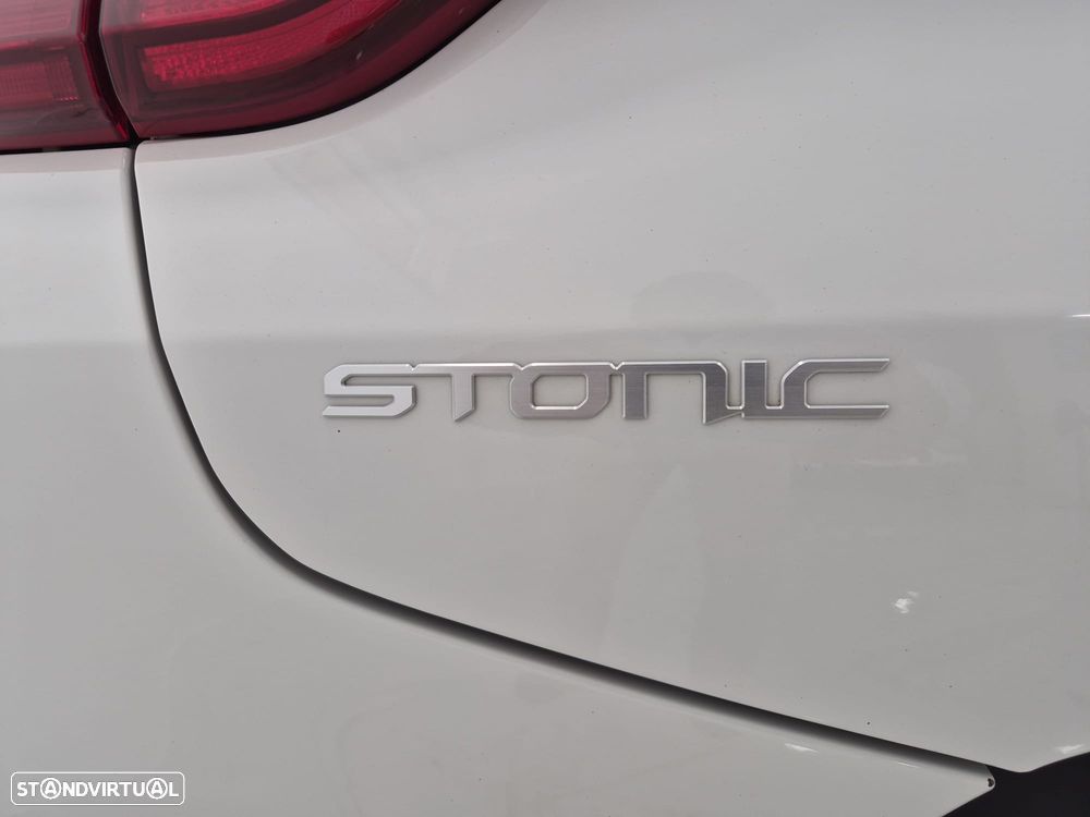 Kia Stonic 1.2 MPi Dynamic — fotografia 13