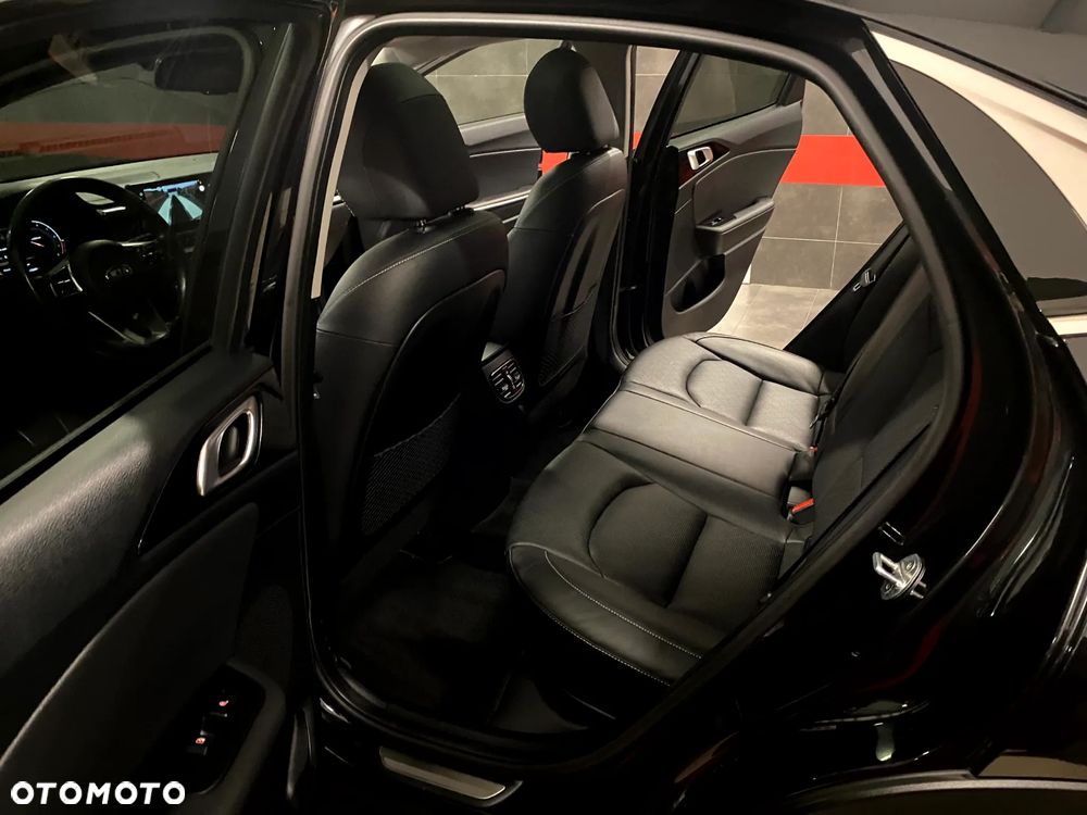 Kia XCeed 1.4 T-GDI OPF PLATINUM EDITION - 23