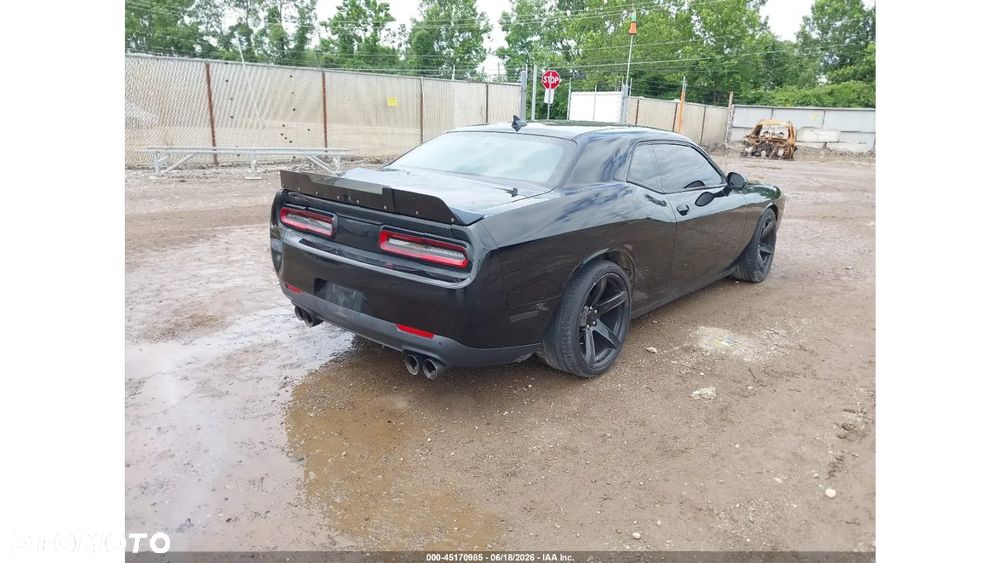 Dodge Challenger - 4