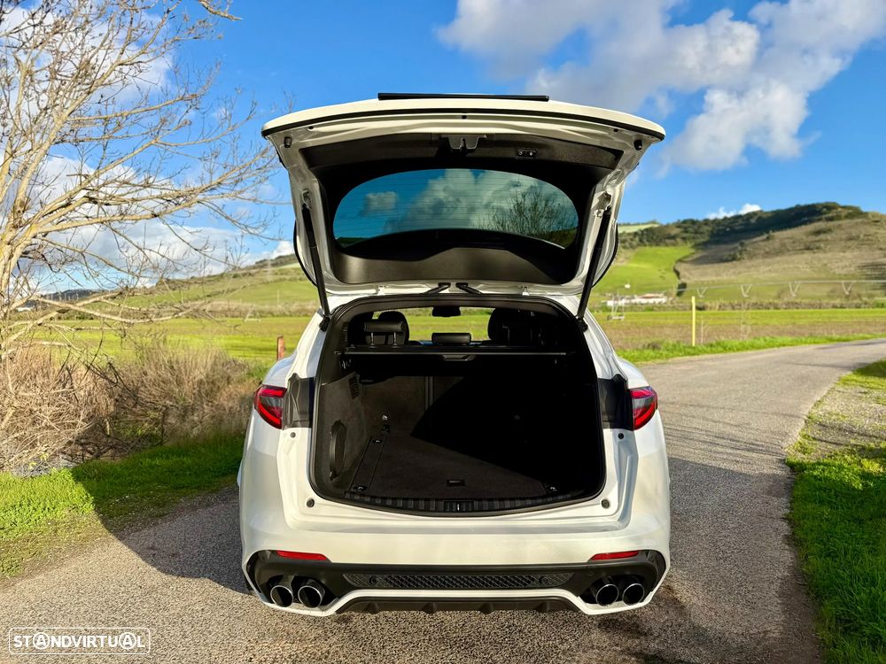 Alfa Romeo Stelvio V6 2.9 Bi-Turbo AT8-Q4 Quadrifoglio - 21