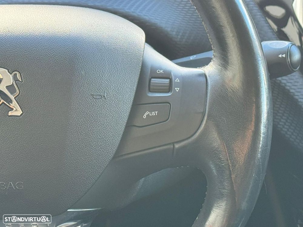 Peugeot 2008 1.6 e-HDi Allure - 10