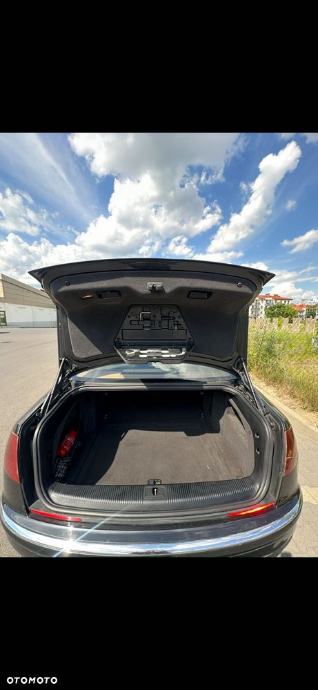 Audi A8 - 4