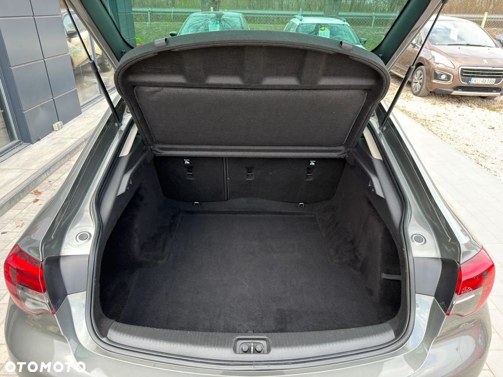 Opel Insignia 1.5 T Exclusive S&S - 23