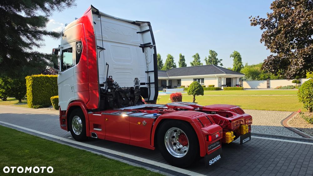 Scania ///V8///S590///2022///RETARDER/// KLIMATYZACJA POSTOJOWA///FULL LED///ALUFELGI///ZABUDOWY MIĘDZYOSIOWE///SKÓRY///WYŚWIETLACZ OBCIĄŻENIA///NAWIGACJA///TV/// STAN BARDZO DOBRY - 8