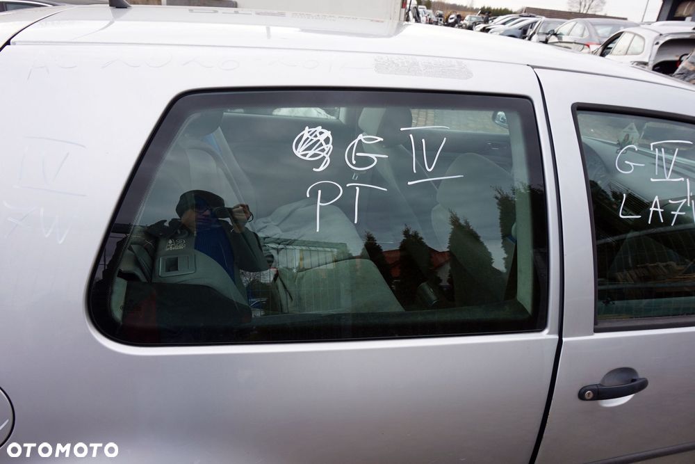 SZYBA KAROSERYJNA TYLNA PRAWA BOCZNA GOLF IV 3D HB  VOLKSWAGEN 1997-2006 - 1