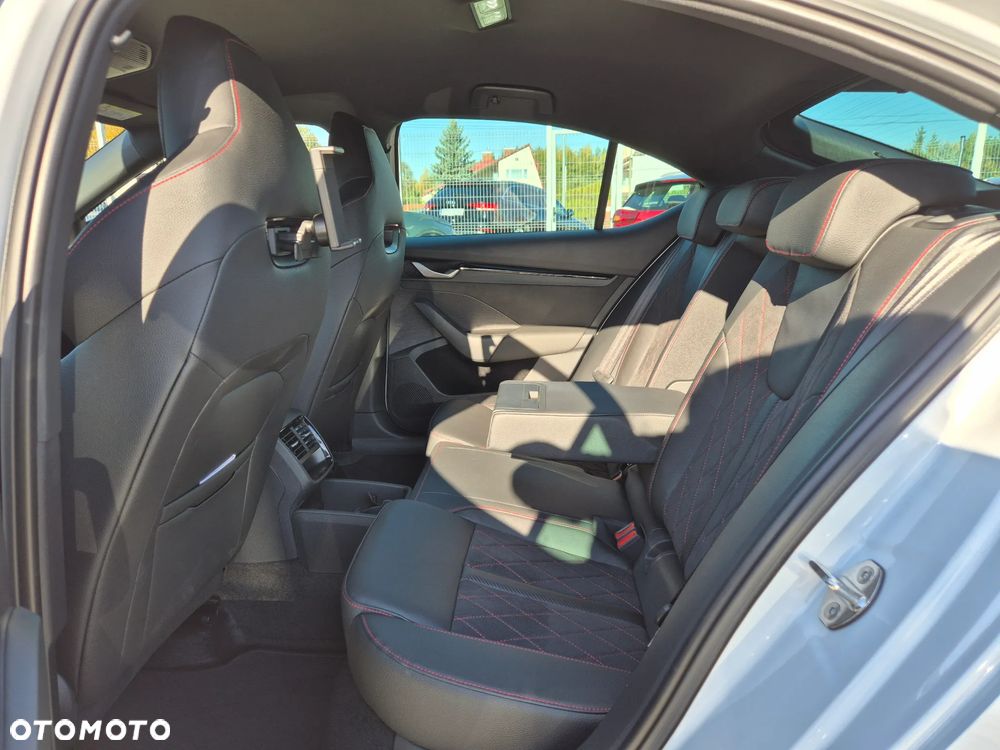 Skoda Octavia 2.0 TSI RS DSG - 8
