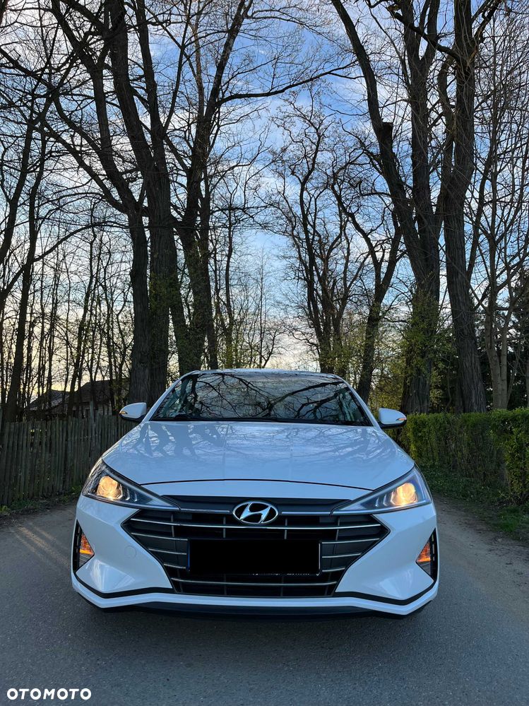 Hyundai Elantra - 1