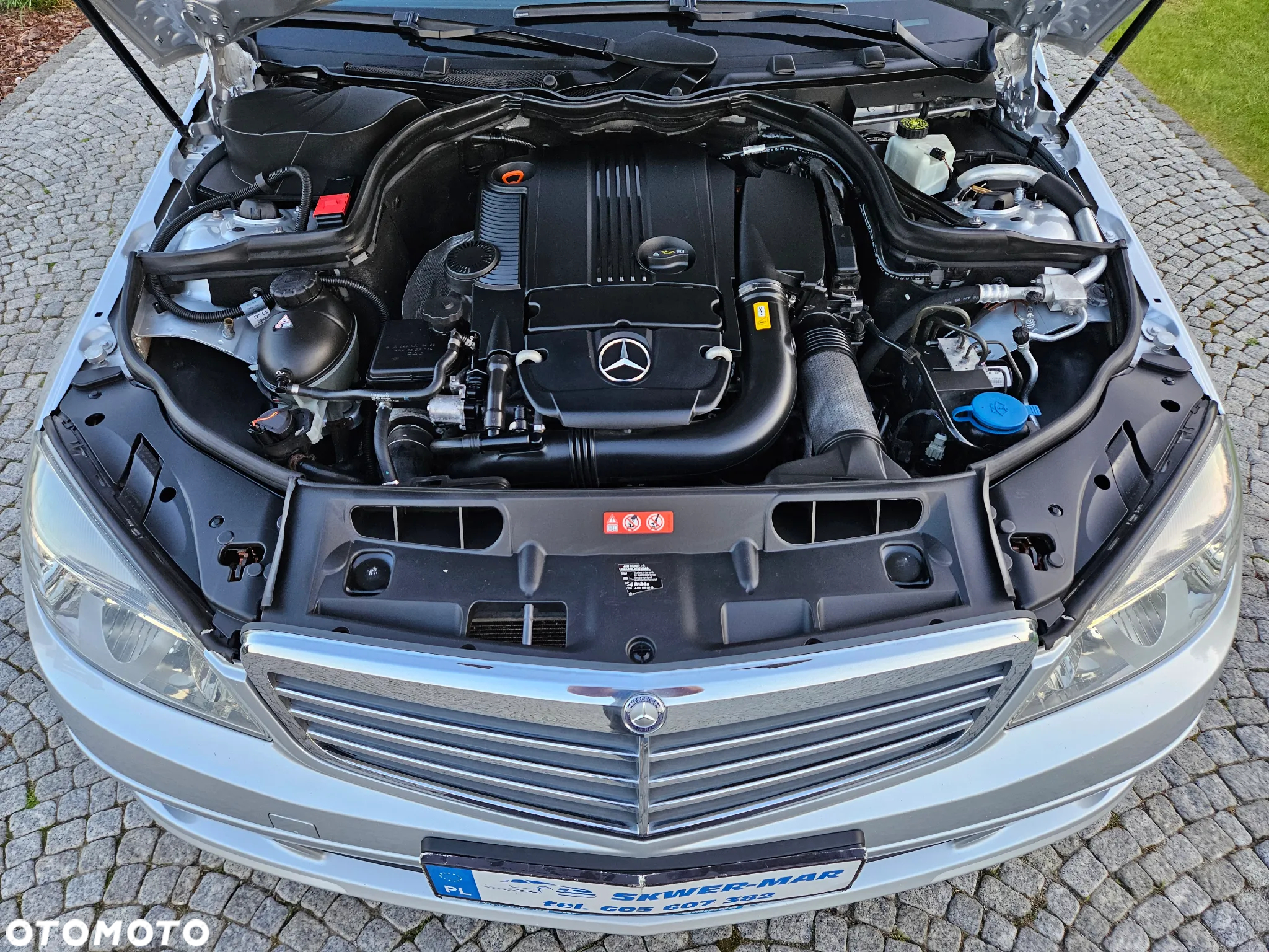 Mercedes-Benz Klasa C 200 CGI BlueEff Elegance - 37