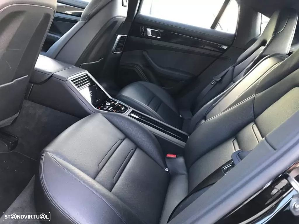 Porsche Panamera 4 S - 31