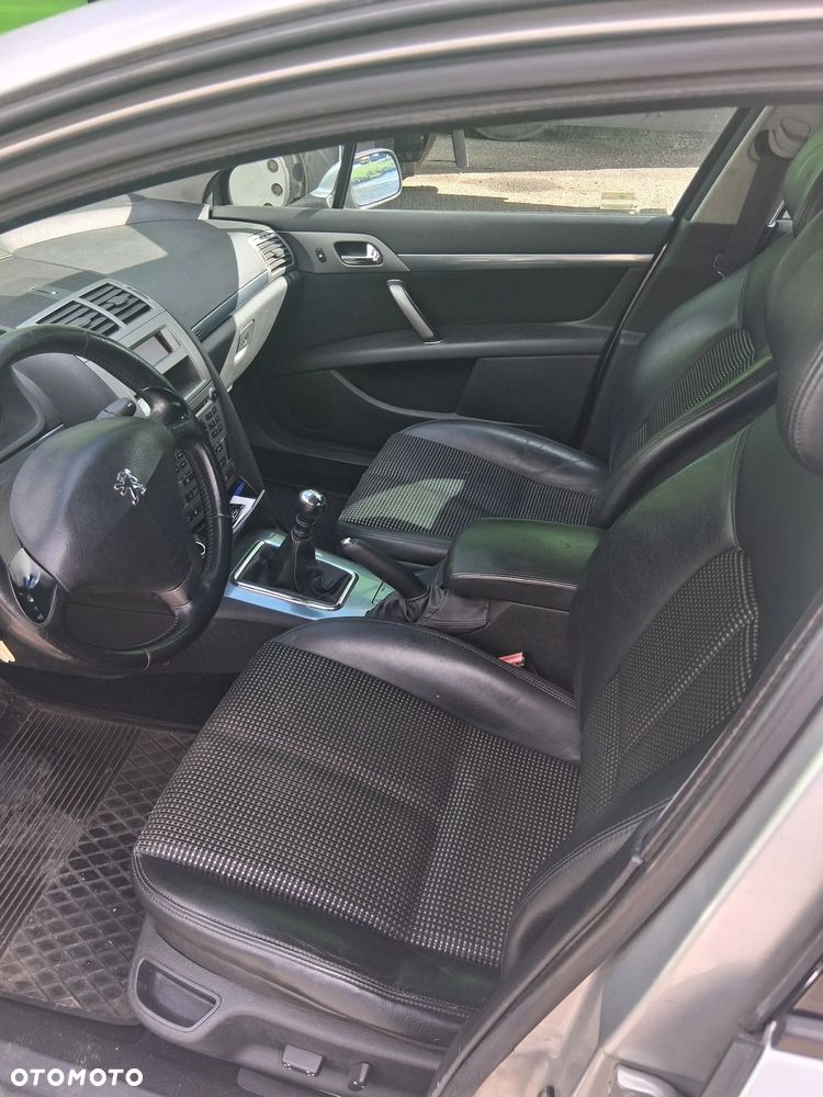 Peugeot 407 - 6