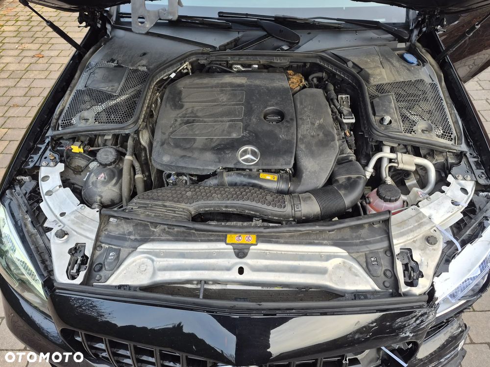 Mercedes-Benz Klasa C 300 4Matic 9G-TRONIC - 17