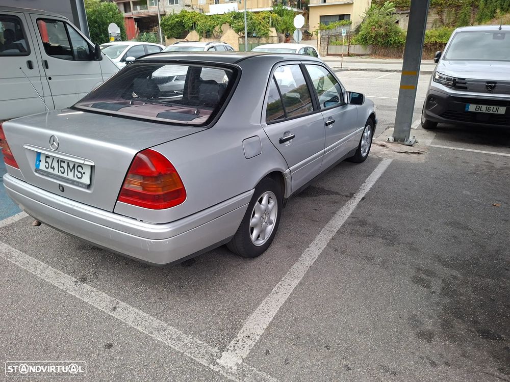 Mercedes-Benz C 220 D Elegance - 4