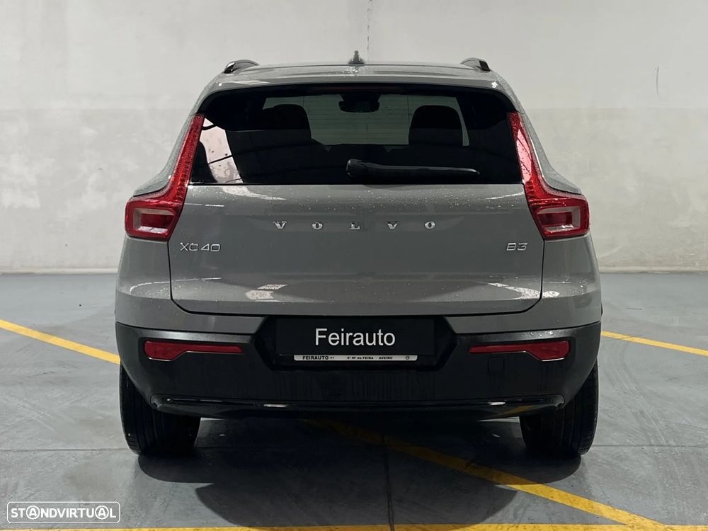 Volvo XC 40 2.0 B3 Plus Dark - 12