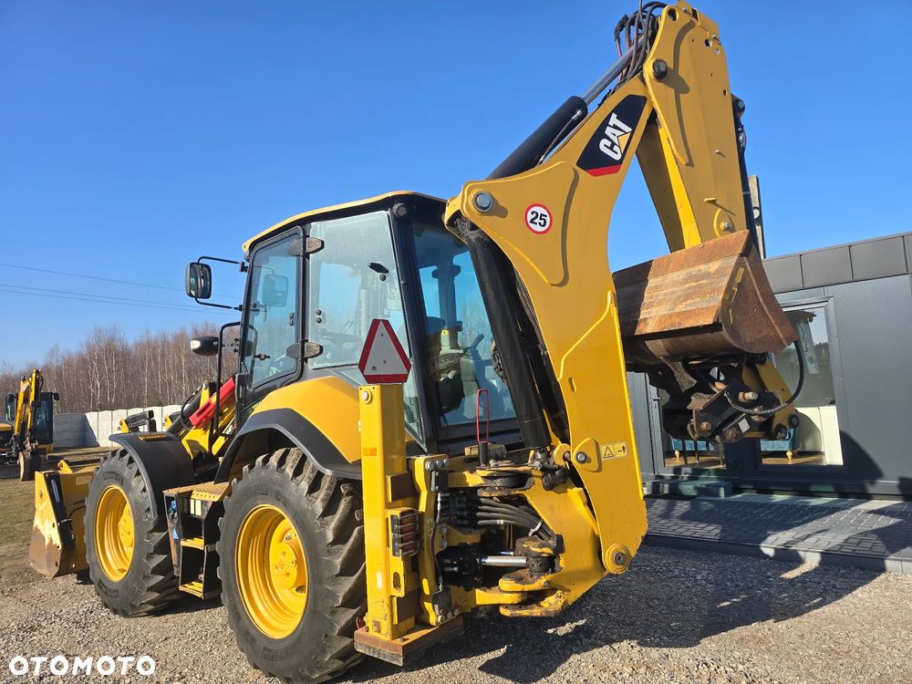 Caterpillar - 10