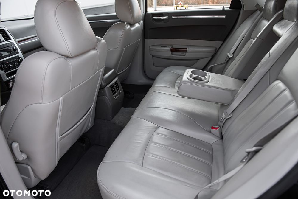 Chrysler 300C 3.5 AWD Automatik - 26