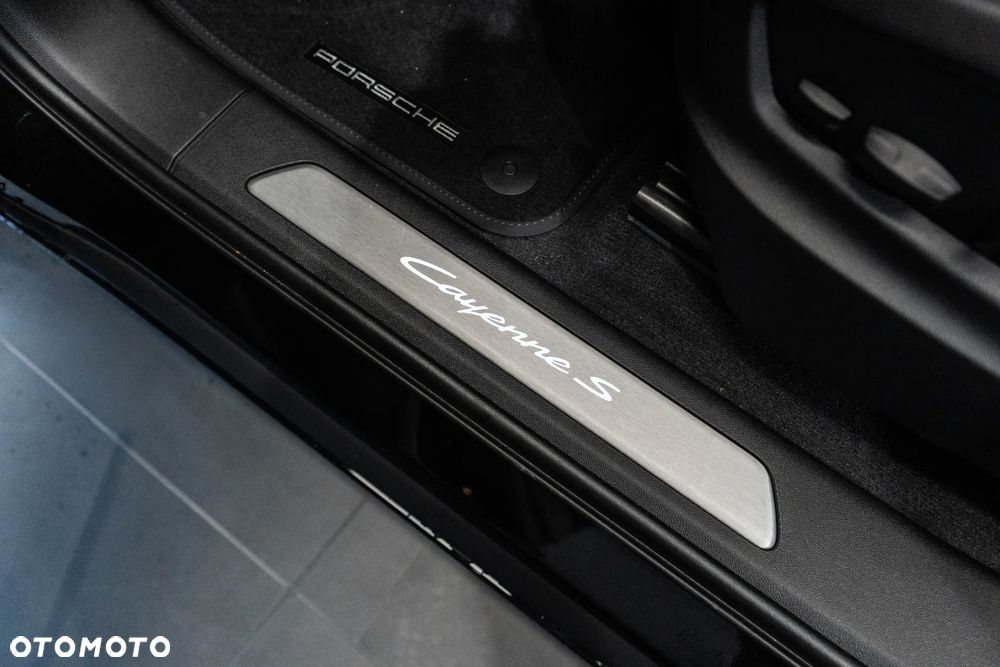 Porsche Cayenne S E-Hybrid PHEV - 22