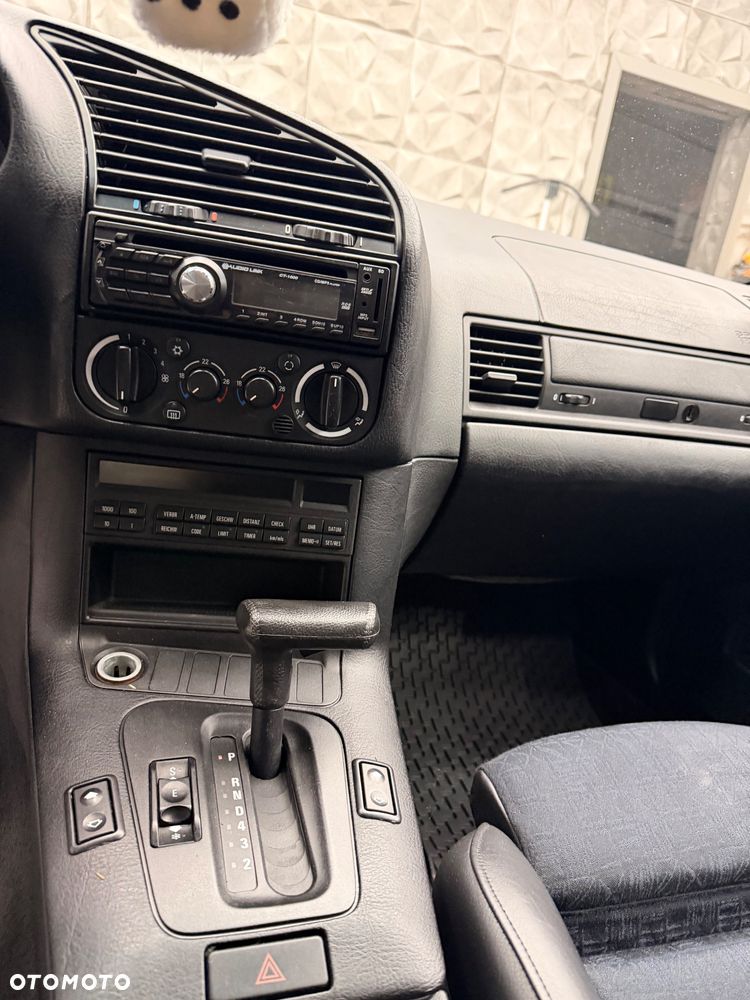 BMW Seria 3 - 12