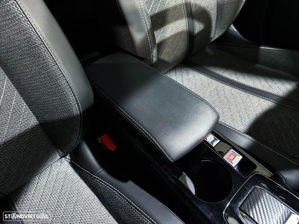 Peugeot 2008 Hybrid 145 e-DSC Allure - 26