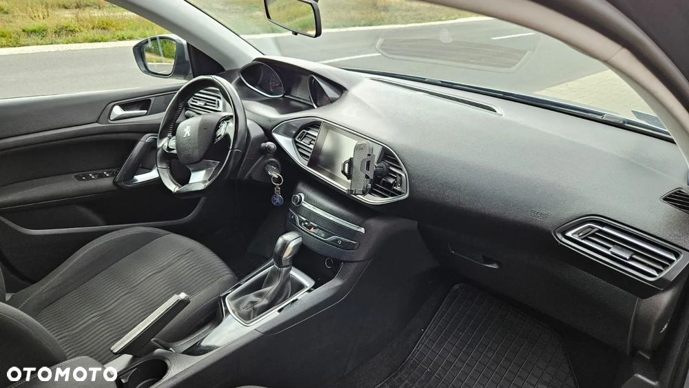 Peugeot 308 SW BlueHDi 100 Stop & Start Business-Line - 2