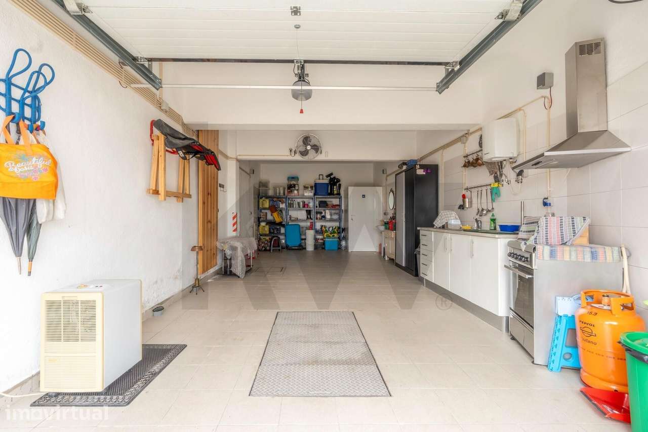 Garagem Box para 2 Viaturas - O Espaço Perfeito para Estacionar, Arrum - Grande imagem: 2/3