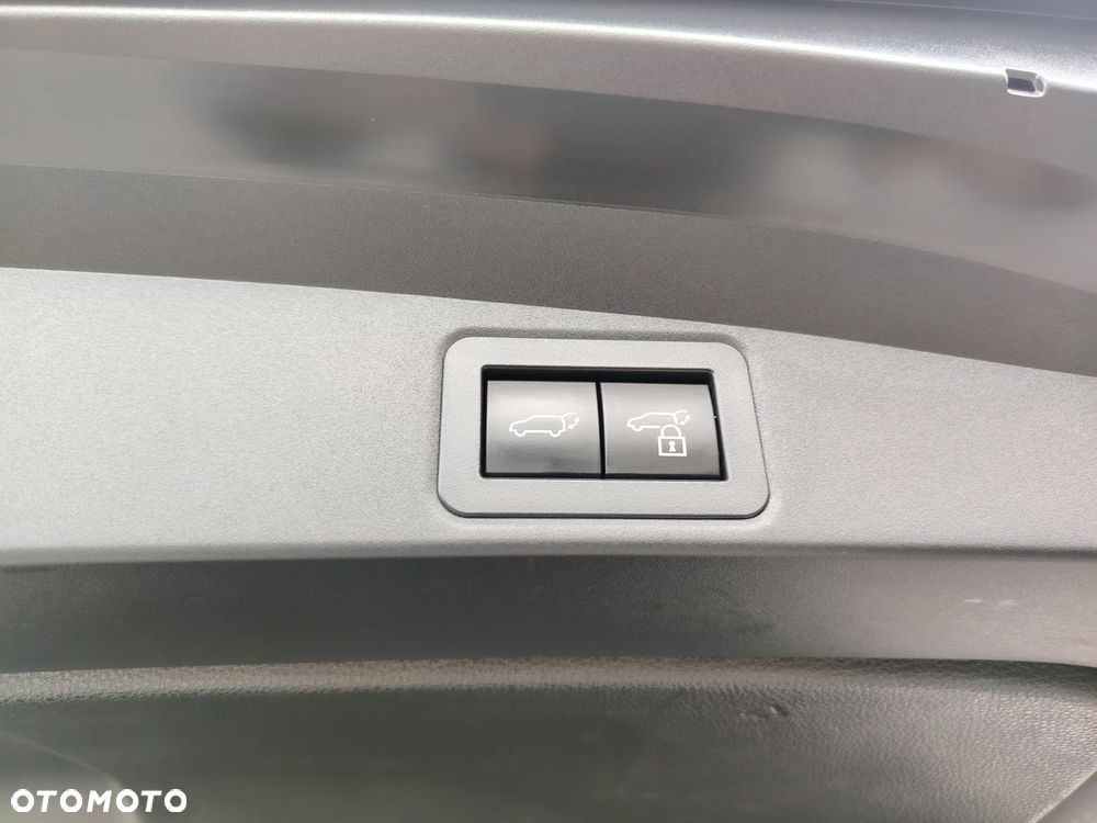 Toyota Corolla 2.0 Hybrid GR Sport Dynamic - 39
