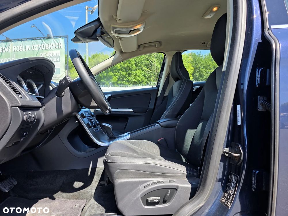 Volvo XC 60 T5 Powershift Momentum - 6