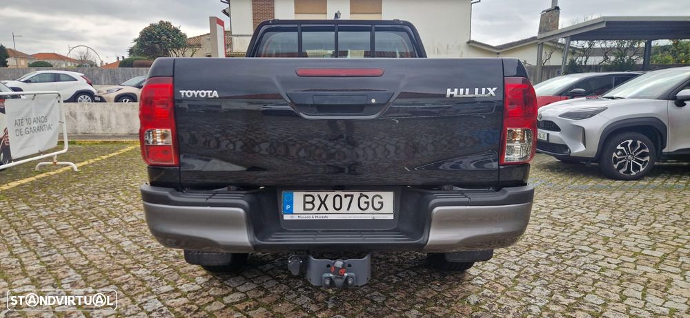 Toyota Hilux 2.4 D-4D 4WD CD CH Aut. - 11