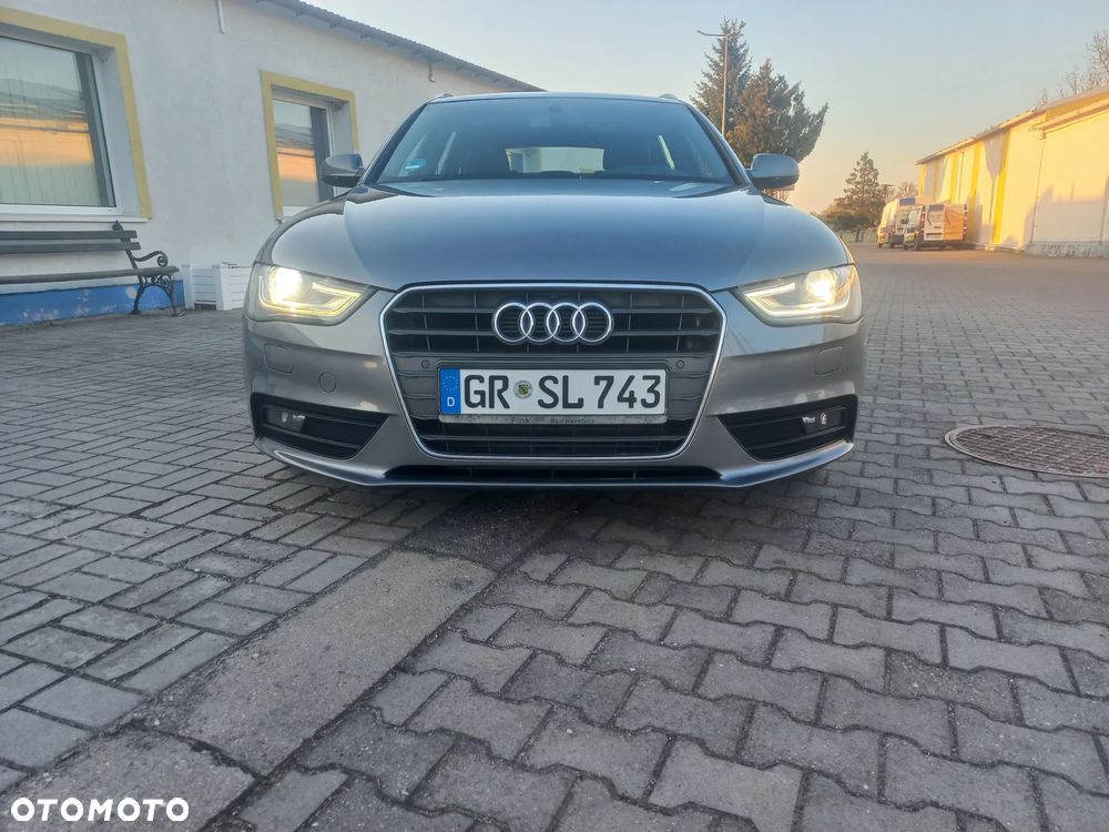 Audi A4 Avant 2.0 TDI DPF S line Sportpaket - 11