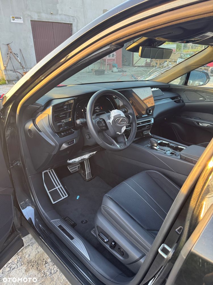 Lexus RX 500h F Sport Edition - 8