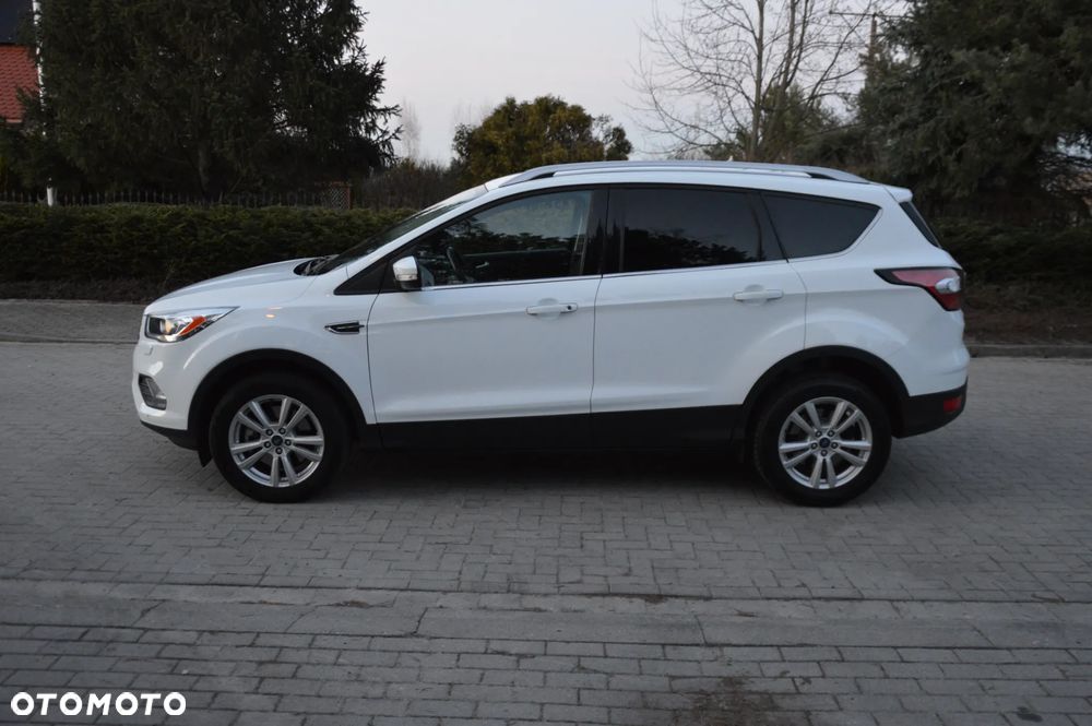 Ford Kuga 2.0 TDCi 2x4 Titanium - 16