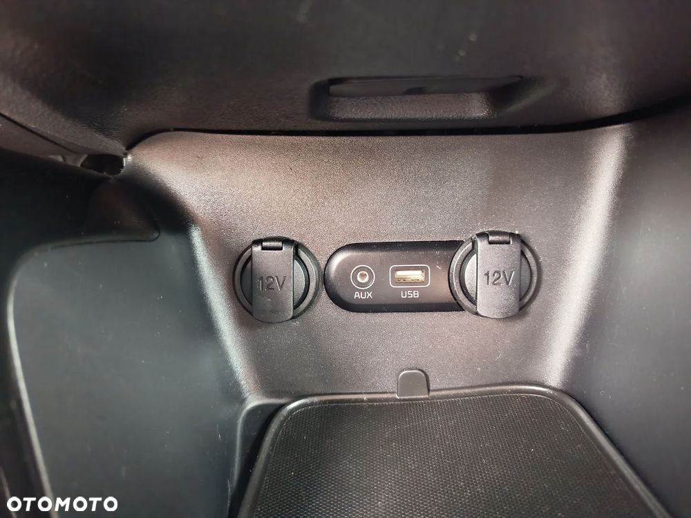Kia Ceed 1.6 GDI Dream Team Edition - 28