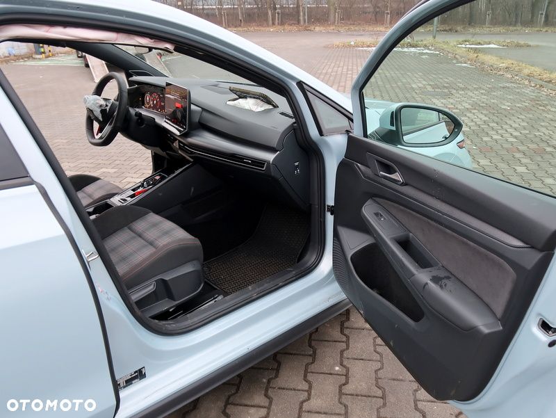 Volkswagen Golf - 16