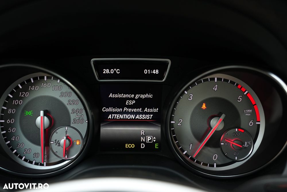 Mercedes-Benz GLA 220 d 4MATIC 7G-DCT - 11