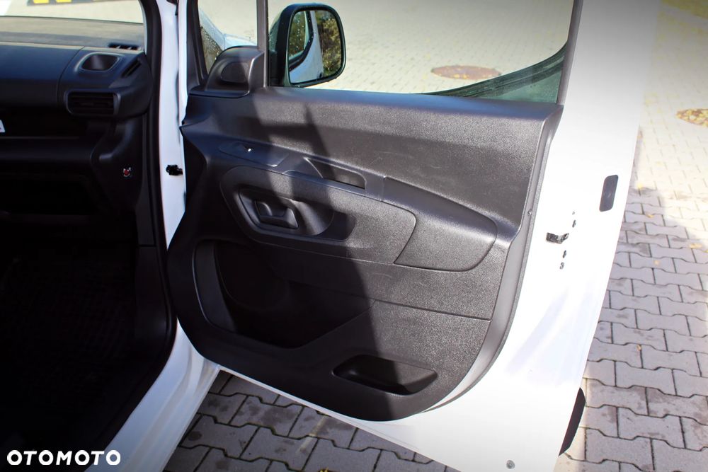 Fiat Doblo Maxi CrewVan 1.5 BlueHDI S&S (bryg.) - 18