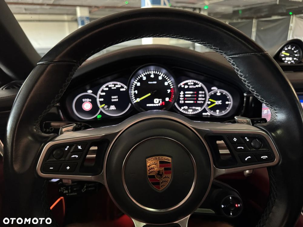 Porsche Panamera 4 E-Hybrid - 16