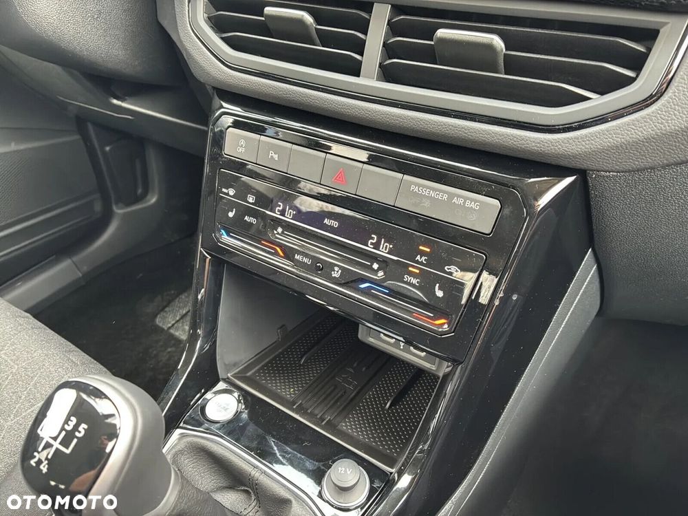 Volkswagen T-Cross - 22